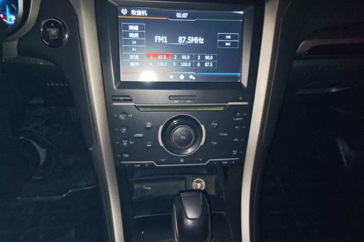 Used Ford Mondeo 2013 2.0L GTDi 200 Fashion Edition Audio And AC Panel