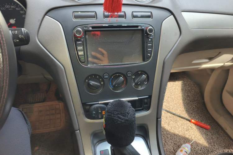 Used Ford Mondeo 2013 2.3L Fashion Edition Audio And AC Panel