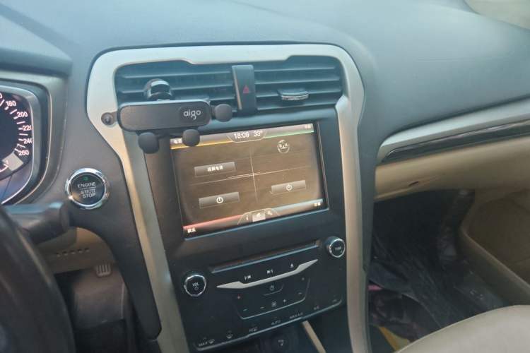 Used Ford Mondeo 2013 2.0L GTDi 200 Fashion Edition Audio And AC Panel