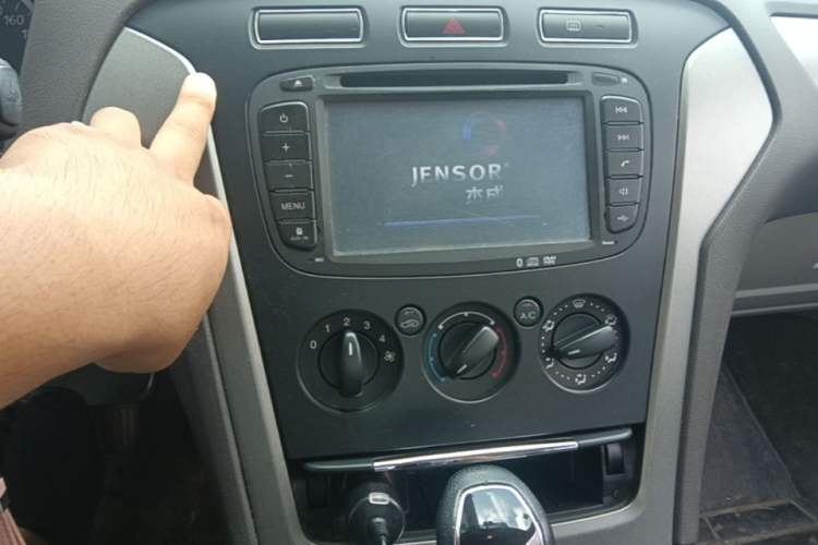 Used Ford Mondeo 2013 2.3L Fashion Edition Audio And AC Panel