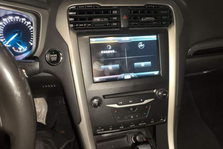 Used Ford Mondeo 2013 2.0L GTDi 200 Fashion Edition Audio And AC Panel