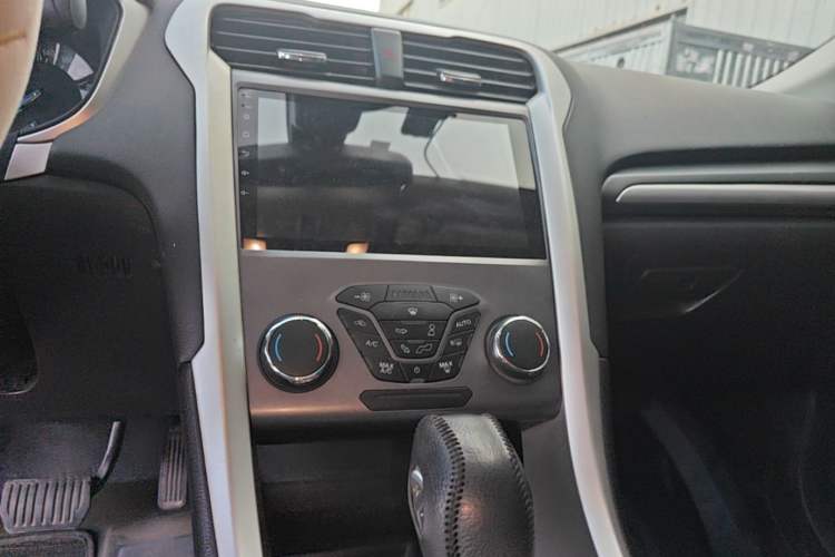 Used Ford Mondeo 2013 1.5L GTDi180 Fashion Edition Audio And AC Panel