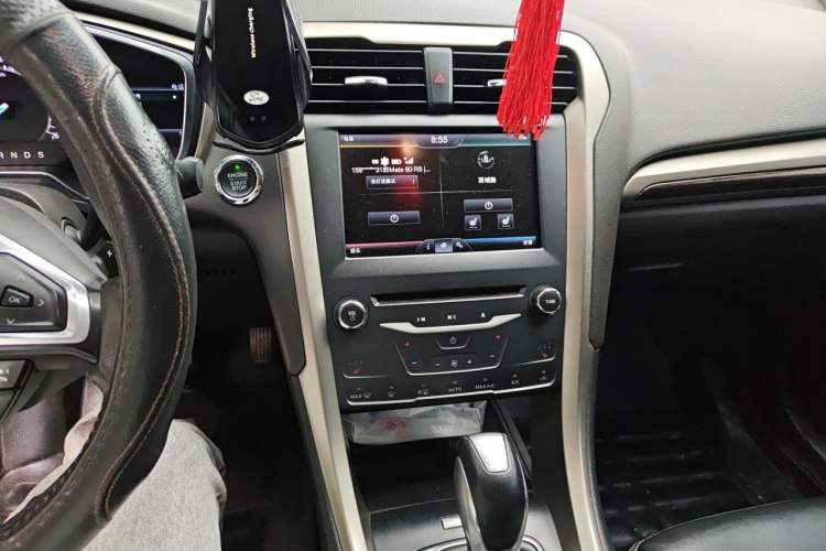 Used Ford Mondeo 2013 2.0L GTDi 200 Luxury Model Audio And AC Panel
