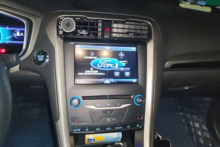 Used Ford Mondeo 2013 2.0L GTDi 200 Luxury Model Audio And AC Panel