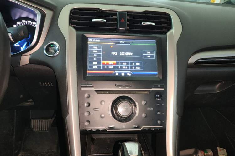 Used Ford Mondeo 2013 2.0L GTDi 200 Fashion Edition Audio And AC Panel