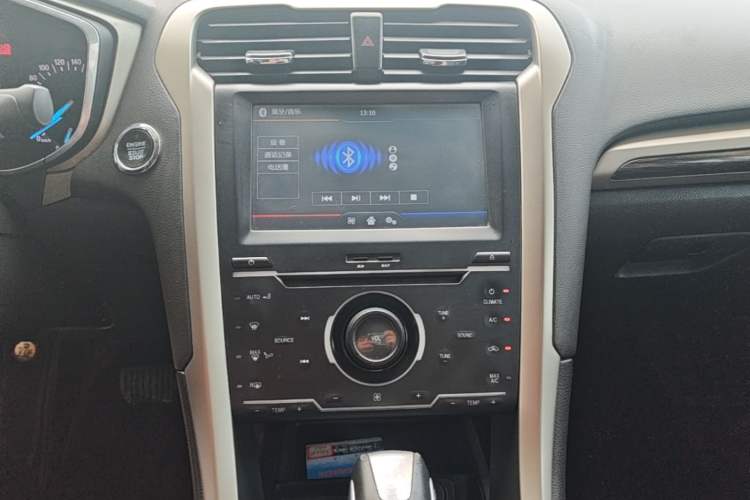 Used Ford Mondeo 2013 2.0L GTDi 200 Fashion Edition Audio And AC Panel