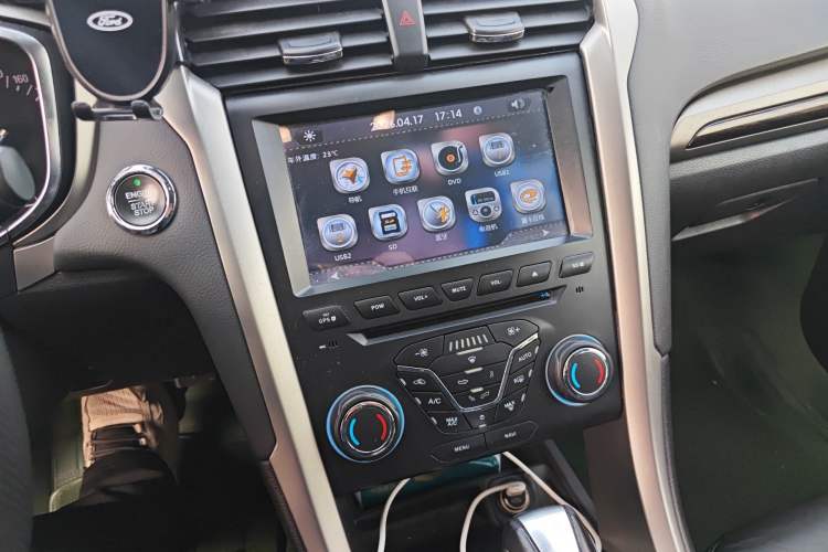 Used Ford Mondeo 2013 2.0L GTDi 200 Fashion Edition Audio And AC Panel