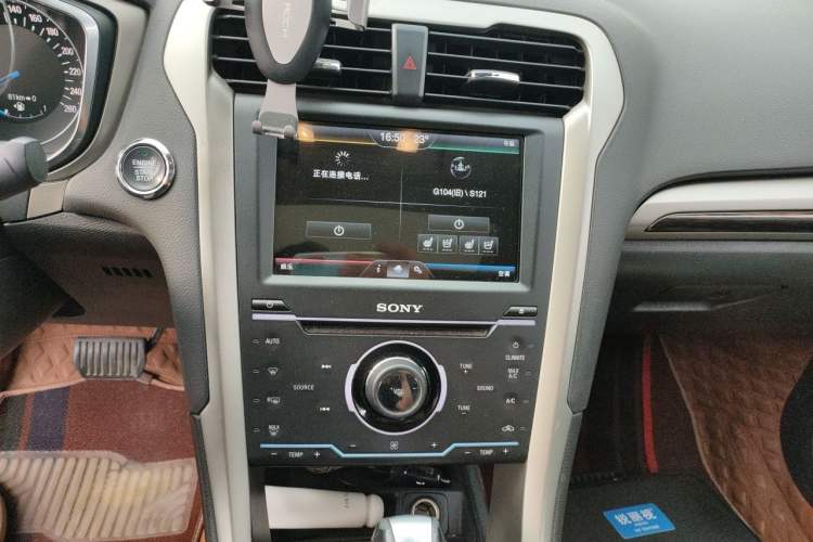 Used Ford Mondeo 2013 2.0L GTDi240 Flagship Edition Audio And AC Panel