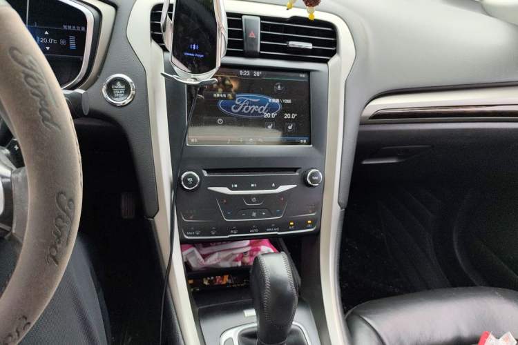 Used Ford Mondeo 2013 2.0L GTDi 200 Luxury Model Audio And AC Panel