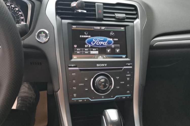 Used Ford Mondeo 2013 2.0L GTDi240 Luxury Sport Model Audio And AC Panel