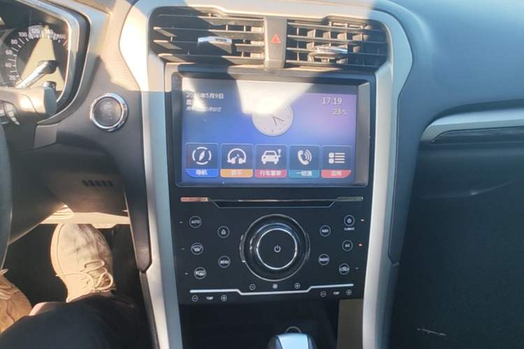 Used Ford Mondeo 2013 2.0L GTDi 200 Fashion Edition Audio And AC Panel