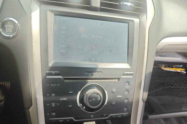 Used Ford Mondeo 2013 2.0L GTDi 200 Fashion Edition Audio And AC Panel