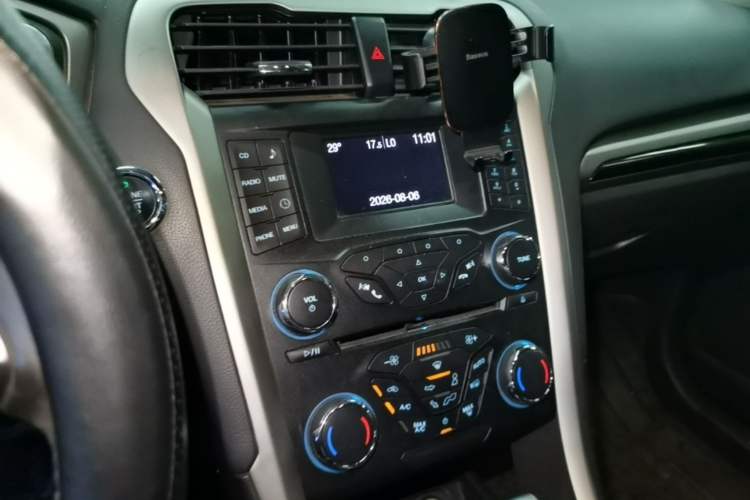Used Ford Mondeo 2013 2.0L GTDi 200 Fashion Edition Audio And AC Panel