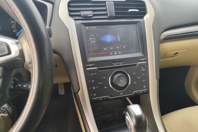 Used Ford Mondeo 2013 1.5L GTDi180 Comfort Model Audio And AC Panel