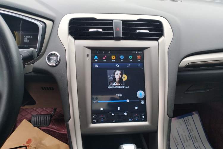 Used Ford Mondeo 2013 2.0L GTDi 200 Luxury Model Audio And AC Panel