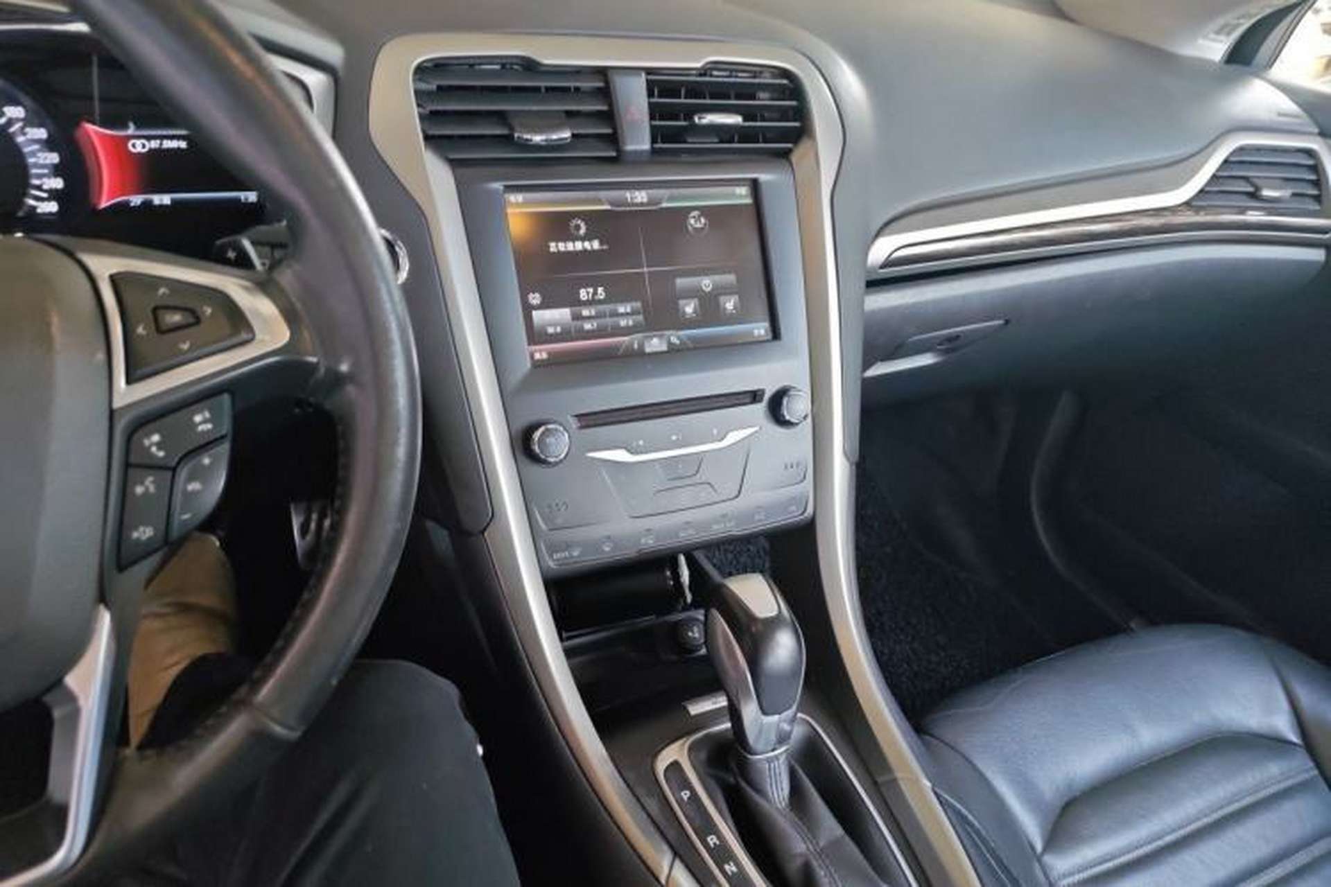 Used Ford Mondeo 2013 2.0L GTDi 200 Luxury Model Audio And AC Panel