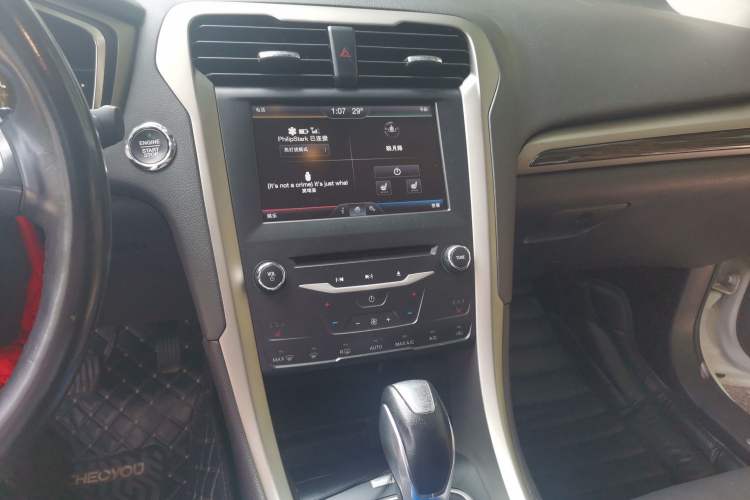 Used Ford Mondeo 2013 2.0L GTDi 200 Luxury Model Audio And AC Panel