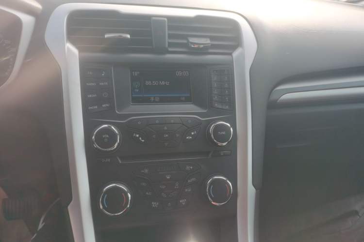 Used Ford Mondeo 2013 1.5L GTDi180 Fashion Edition Audio And AC Panel