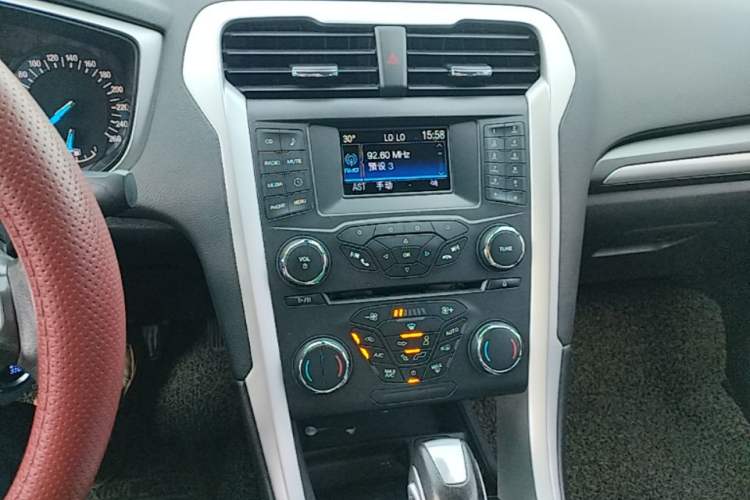 Used Ford Mondeo 2013 1.5L GTDi180 Fashion Edition Audio And AC Panel