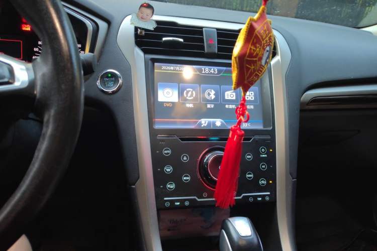 Used Ford Mondeo 2013 2.0L GTDi 200 Fashion Edition Audio And AC Panel