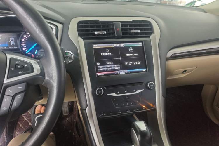 Used Ford Mondeo 2013 2.0L GTDi 200 Fashion Edition Audio And AC Panel