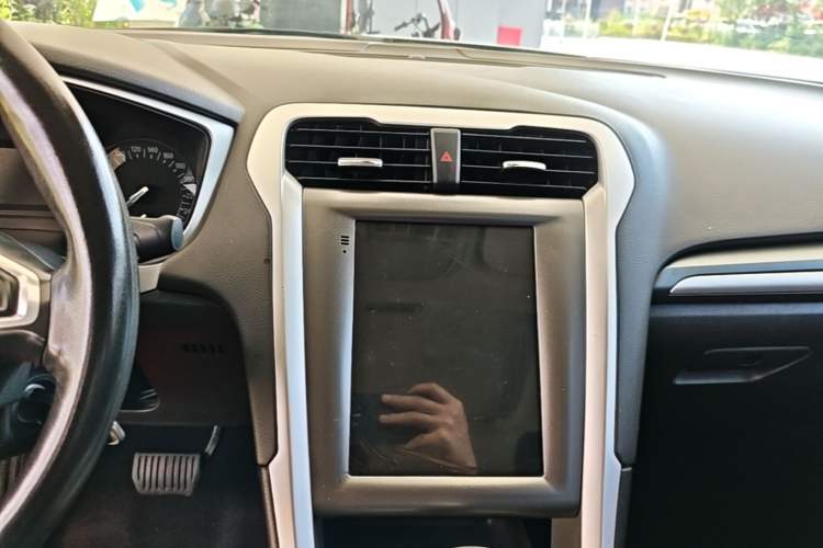 Used Ford Mondeo 2013 1.5L GTDi180 Fashion Edition Audio And AC Panel