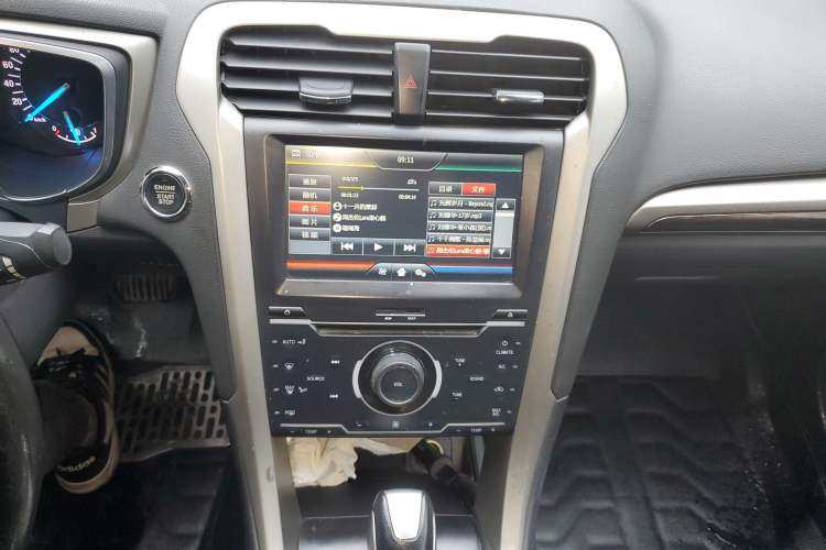Used Ford Mondeo 2013 2.0L GTDi 200 Fashion Edition Audio And AC Panel