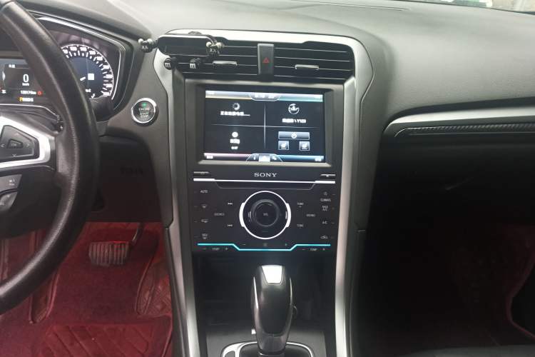 Used Ford Mondeo 2013 2.0L GTDi240 Luxury Sport Model Audio And AC Panel