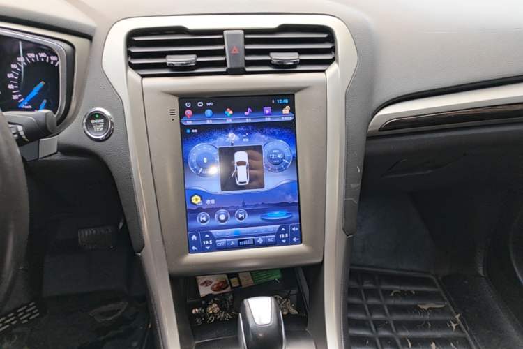 Used Ford Mondeo 2013 2.0L GTDi 200 Fashion Edition Audio And AC Panel