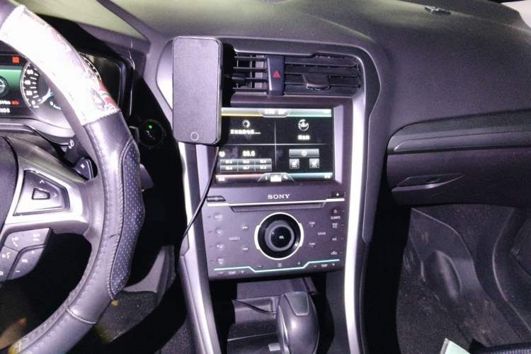 Used Ford Mondeo 2013 2.0L GTDi240 Luxury Sport Model Audio And AC Panel