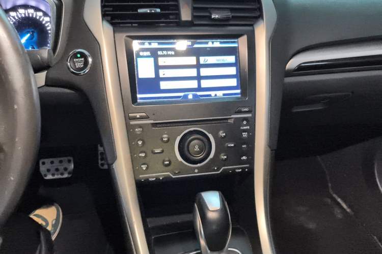 Used Ford Mondeo 2013 2.0L GTDi 200 Fashion Edition Audio And AC Panel