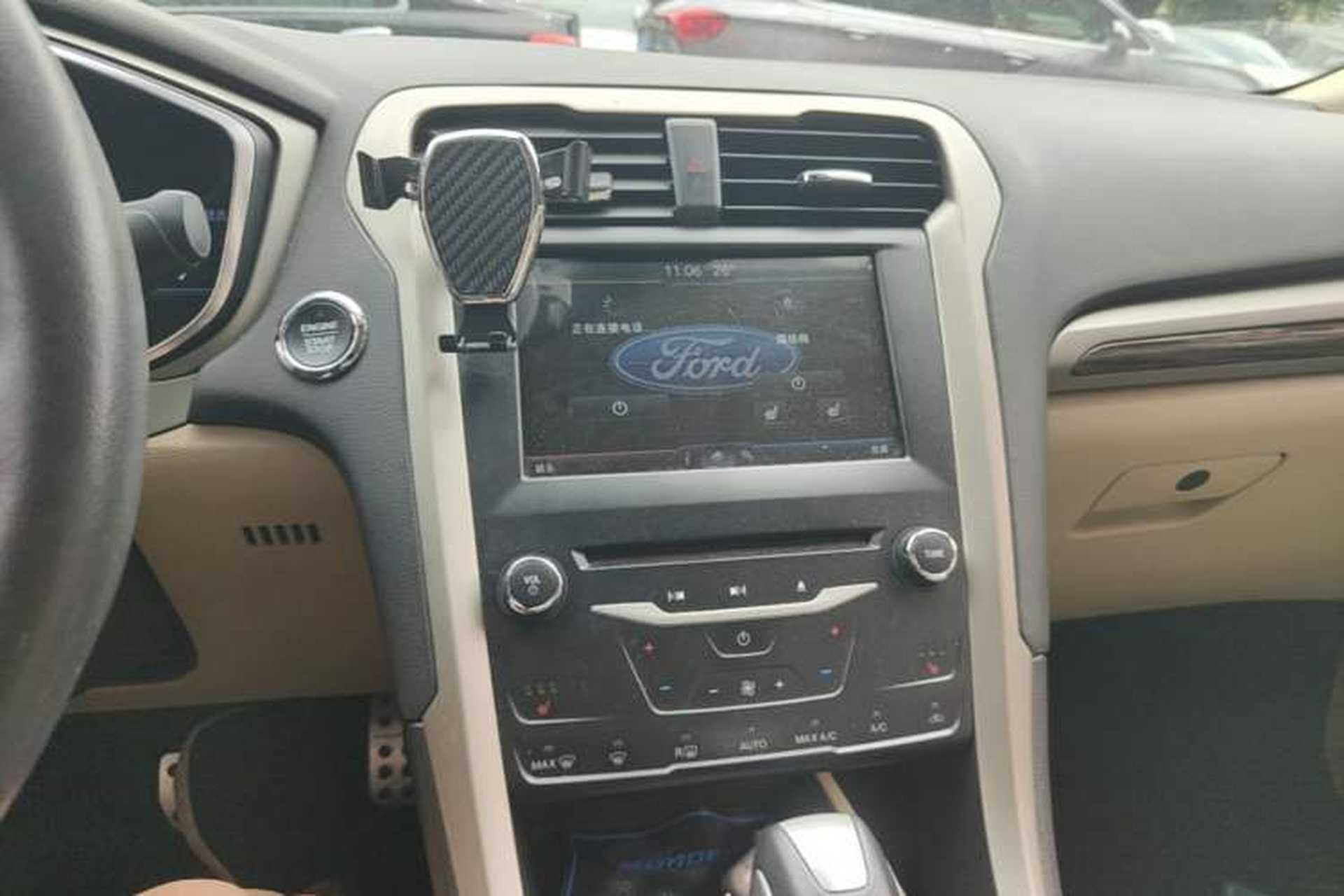 Used Ford Mondeo 2013 2.0L GTDi 200 Luxury Model Audio And AC Panel