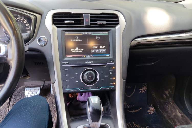 Used Ford Mondeo 2013 2.0L GTDi240 Ultimate Edition Audio And AC Panel