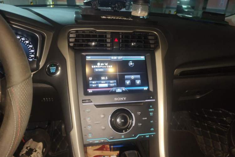 Used Ford Mondeo 2013 2.0L GTDi240 Ultimate Edition Audio And AC Panel
