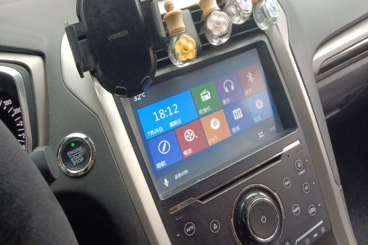 Used Ford Mondeo 2013 2.0L GTDi 200 Fashion Edition Audio And AC Panel