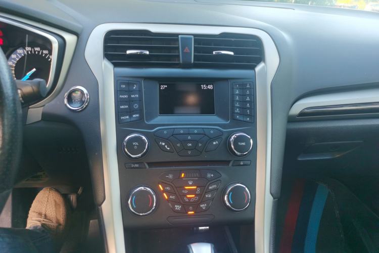 Used Ford Mondeo 2013 2.0L GTDi 200 Fashion Edition Audio And AC Panel