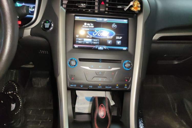 Used Ford Mondeo 2013 2.0L GTDi 200 Luxury Model Audio And AC Panel