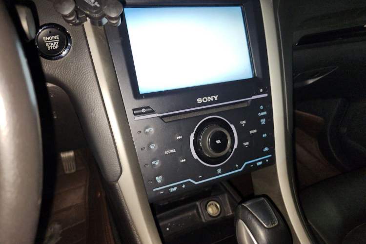 Used Ford Mondeo 2013 2.0L GTDi240 Flagship Edition Audio And AC Panel