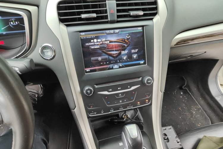 Used Ford Mondeo 2013 2.0L GTDi 200 Luxury Model Audio And AC Panel