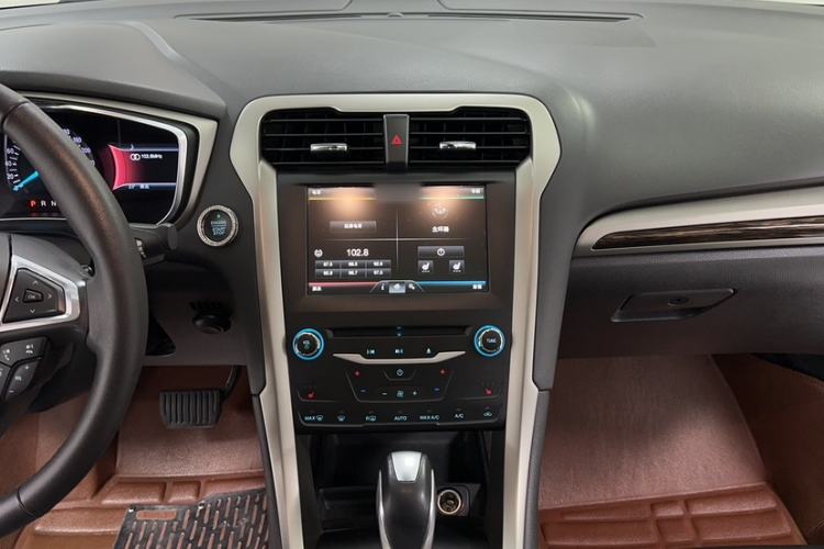 Used Ford Mondeo 2013 2.0L GTDi 200 Luxury Model Audio And AC Panel