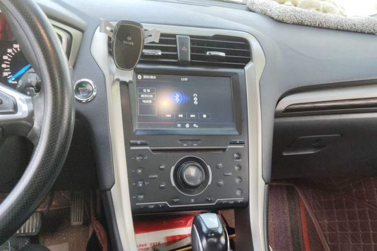 Used Ford Mondeo 2013 2.0L GTDi 200 Fashion Edition Audio And AC Panel