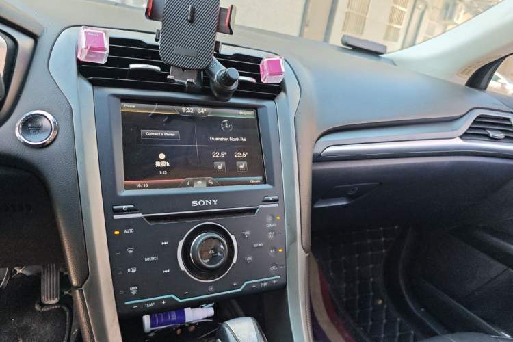 Used Ford Mondeo 2013 2.0L GTDi240 Luxury Sport Model Audio And AC Panel