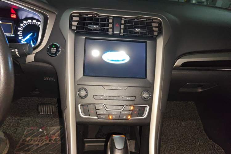 Used Ford Mondeo 2013 2.0L GTDi 200 Fashion Edition Audio And AC Panel