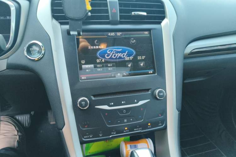 Used Ford Mondeo 2013 2.0L GTDi 200 Luxury Model Audio And AC Panel