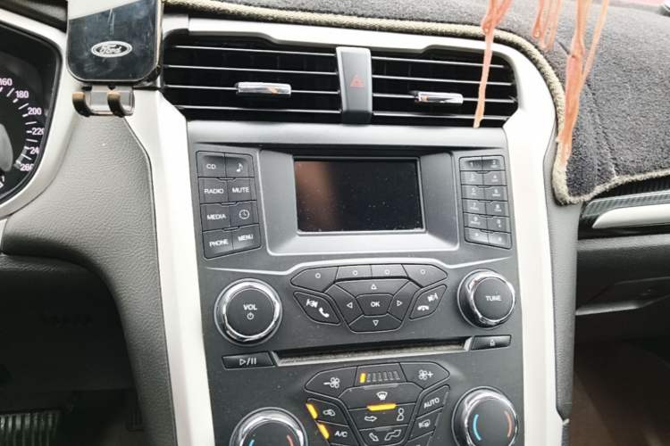 Used Ford Mondeo 2013 1.5L GTDi180 Fashion Edition Audio And AC Panel