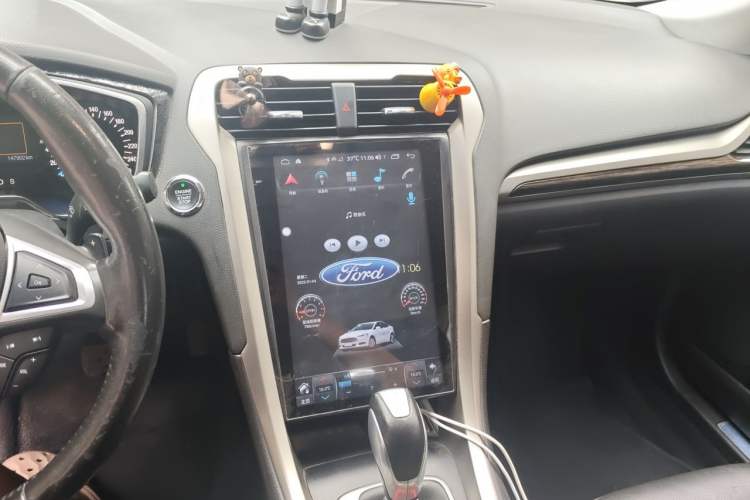 Used Ford Mondeo 2013 2.0L GTDi 200 Fashion Edition Audio And AC Panel