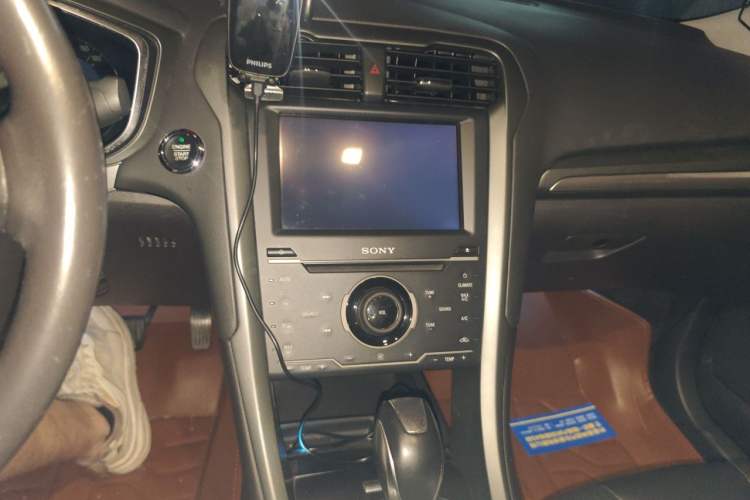 Used Ford Mondeo 2013 2.0L GTDi240 Luxury Sport Model Audio And AC Panel