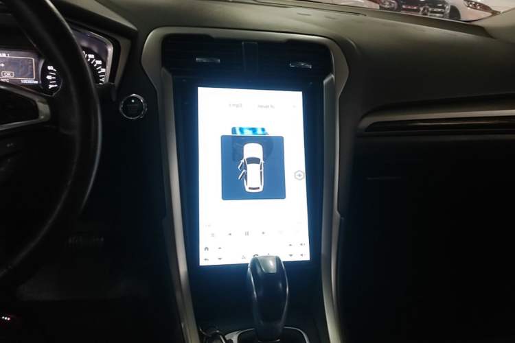 Used Ford Mondeo 2013 2.0L GTDi 200 Fashion Edition Audio And AC Panel