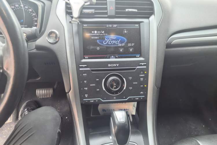 Used Ford Mondeo 2013 2.0L GTDi240 Luxury Sport Model Audio And AC Panel