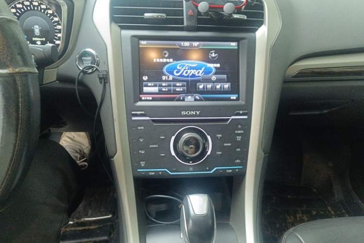 Used Ford Mondeo 2013 2.0L GTDi240 Flagship Edition Audio And AC Panel